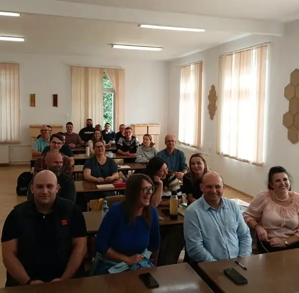 Pierwsze zajęcia przyszłych pszczelarzy w Jaworze