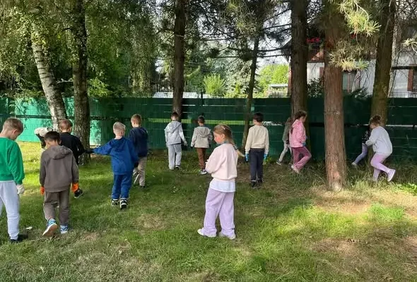 Uczniowie z Wądroża Wielkiego posprzątali swoją okolicę w ramach 33. edycji „Sprzątania Świata”
