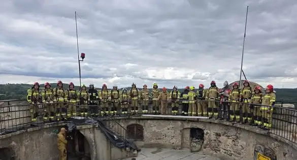 Hołd dla strażaków poległych w WTC – druhowie z Jawora na Zamku Bolków