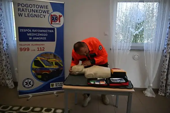 Mieszkańcy Gminy Paszowice uczyli się obsługi AED w Kłonicach