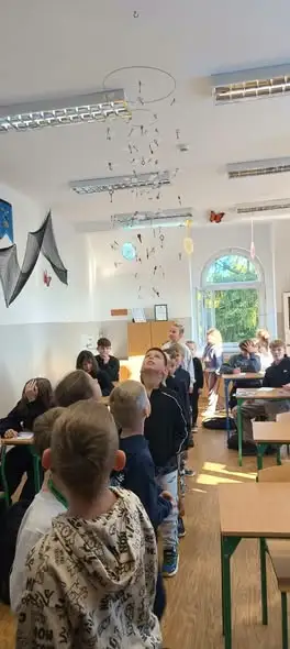 Klasa 1B odkrywa smocze sekrety Kaczorowa i poznaje zwierzęta w ZOObaczysku