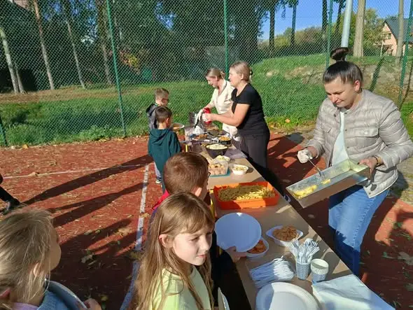 Jesienny Dzień Ziemniaka w szkole – słońce, zabawa i ziemniaczane przysmaki
